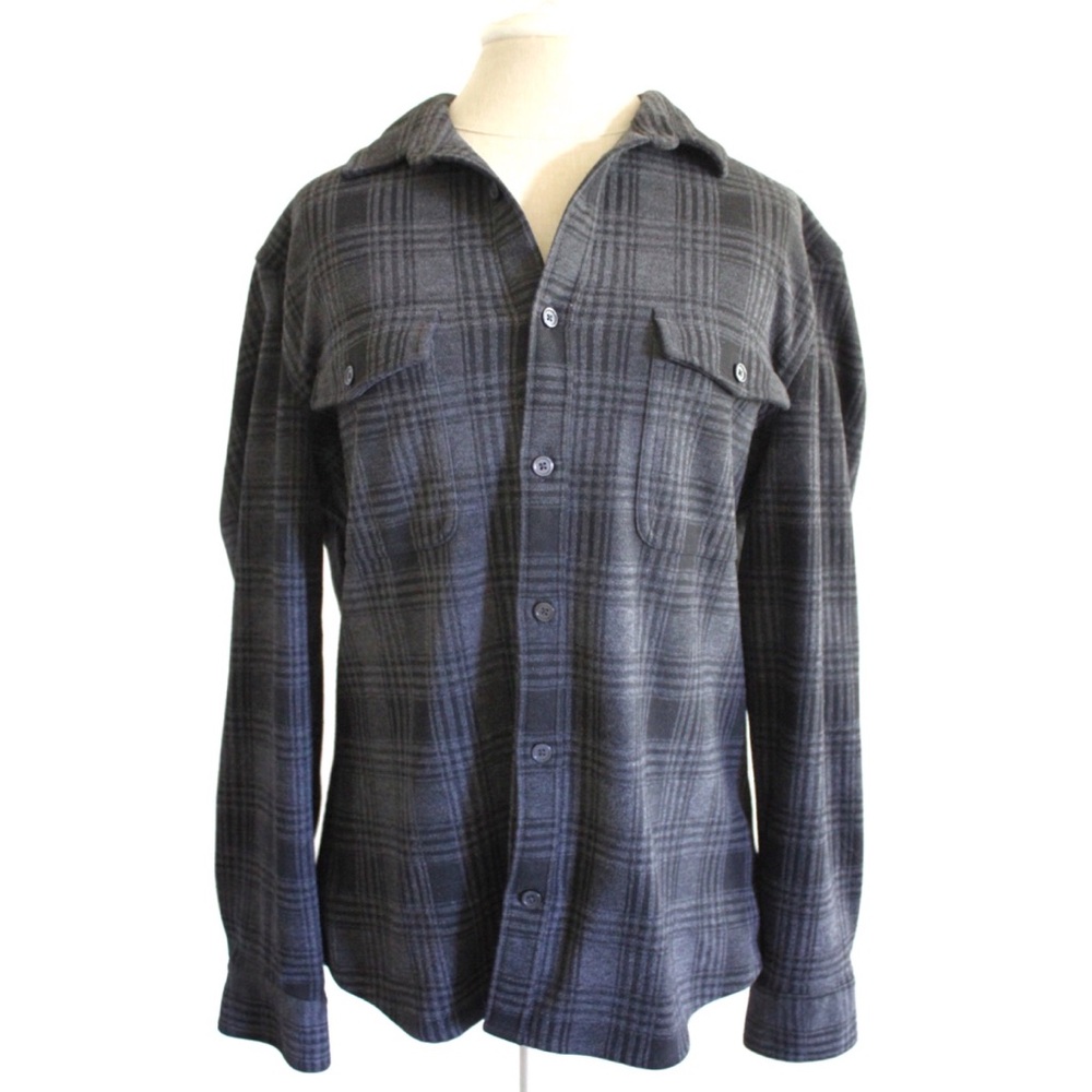 Men’s Grey Plaid Flannel Long Sleeve Button Top a Medium Preowned